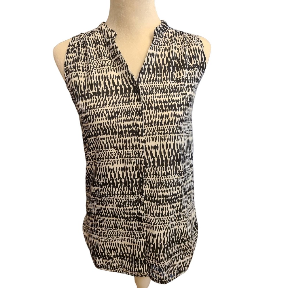 EUC H&M Black/White Sleeveless Blouse Button Front V Neck Size XS